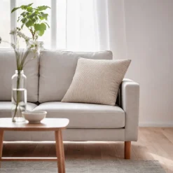 Pyntepude 45x45 cm - Sandfarvet sofapude med fløjls look - Blød pude til sofaen - Borg Living