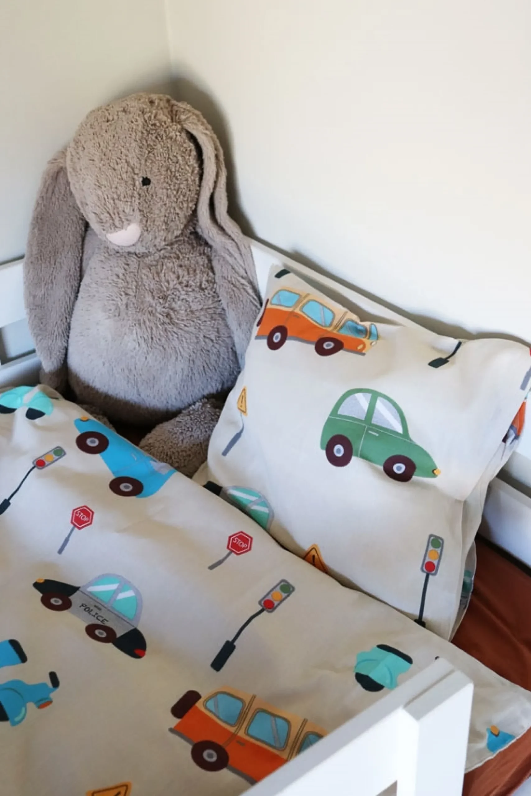 Sengetøj med biler - 100% bomuld - Baby sengetøj 70x100 cm - Biler, lyssignaler og skilte