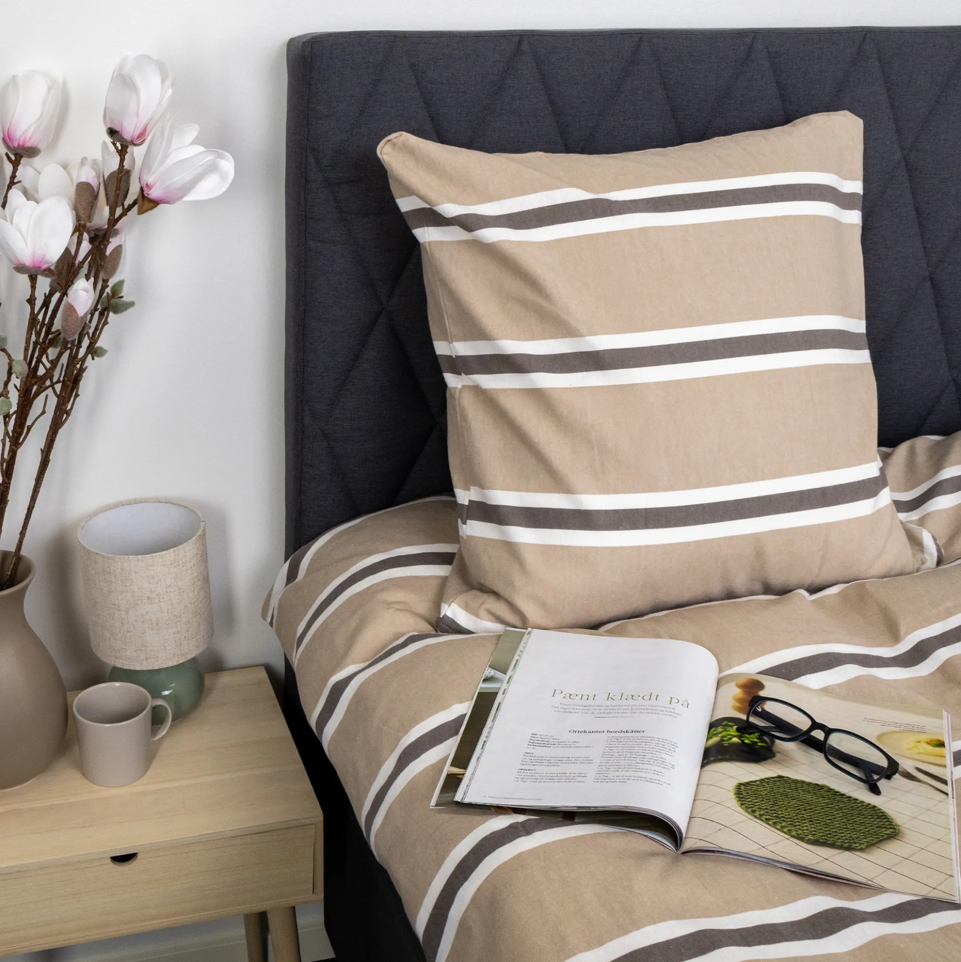 Sengetøj 140x220 cm - Bomulds flonel - Beige med striber