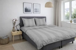 Sengetøj 140x220 cm - 100% bomuldssatin - Grå brede striber