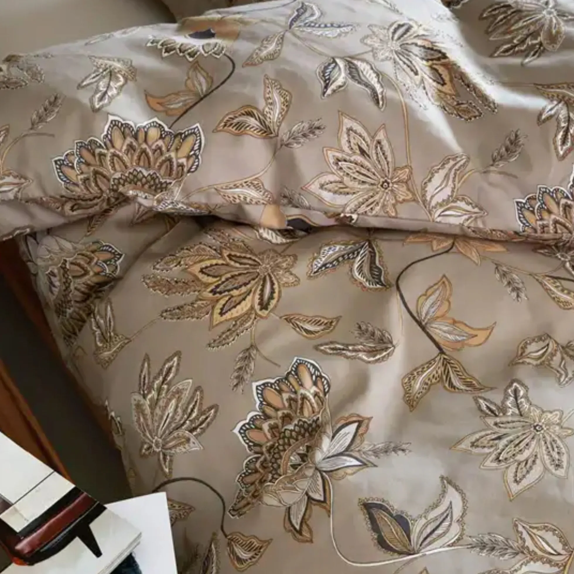 Sengetøj 140x220 cm - 100% bomuldssatin - Høie Of Scandinavia - Mille Mørk Beige