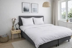 Sengetøj 140x220 cm - 100% bomuldssatin - Hvide brede striber