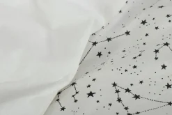 Sengetøj 150x210 cm - 100% Bomuld - Zodiac white - Vendbart med stjerner