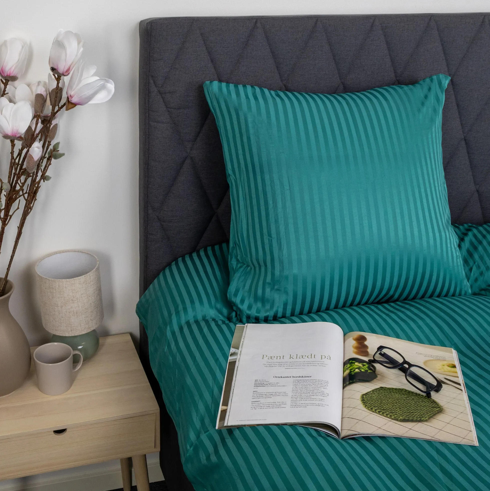 Sengetøj 150x210 cm - Microfiber - Ensfarvet med petrol farvet striber