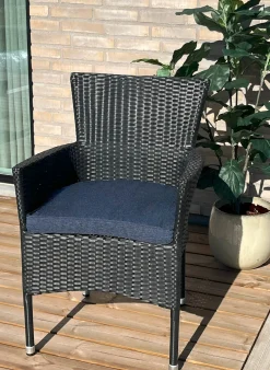 Siddehynde til havestol - Mørkeblå havehynde med 6 cm skum - Måler 48x49 cm - UV-resistent udendørs hynde - Nordstrand Home sædehynde