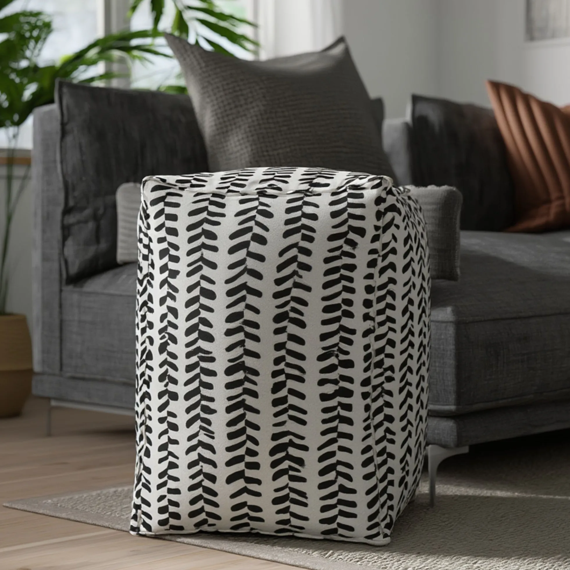 Sidepuf - 28x28x40 cm - Sort med mønster - Praktisk puf fra Nordstrand Home