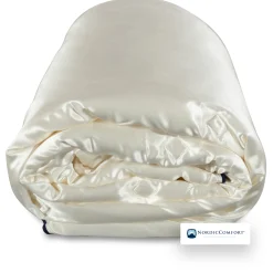 Silkedyne - Helårsdyne med silkebetræk - 140x220 cm - 100% langfibret mulberry - Nordic Comfort