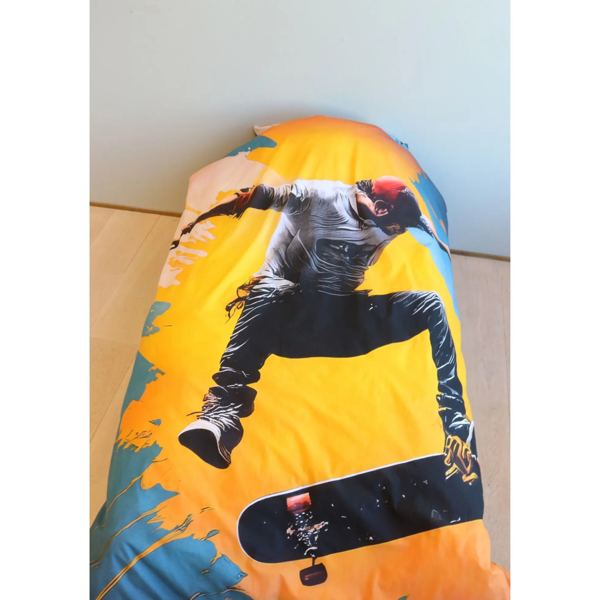 Skater sengetøj - 100% bomuld - Børnesengetøj 140x200 cm - Gul og blå