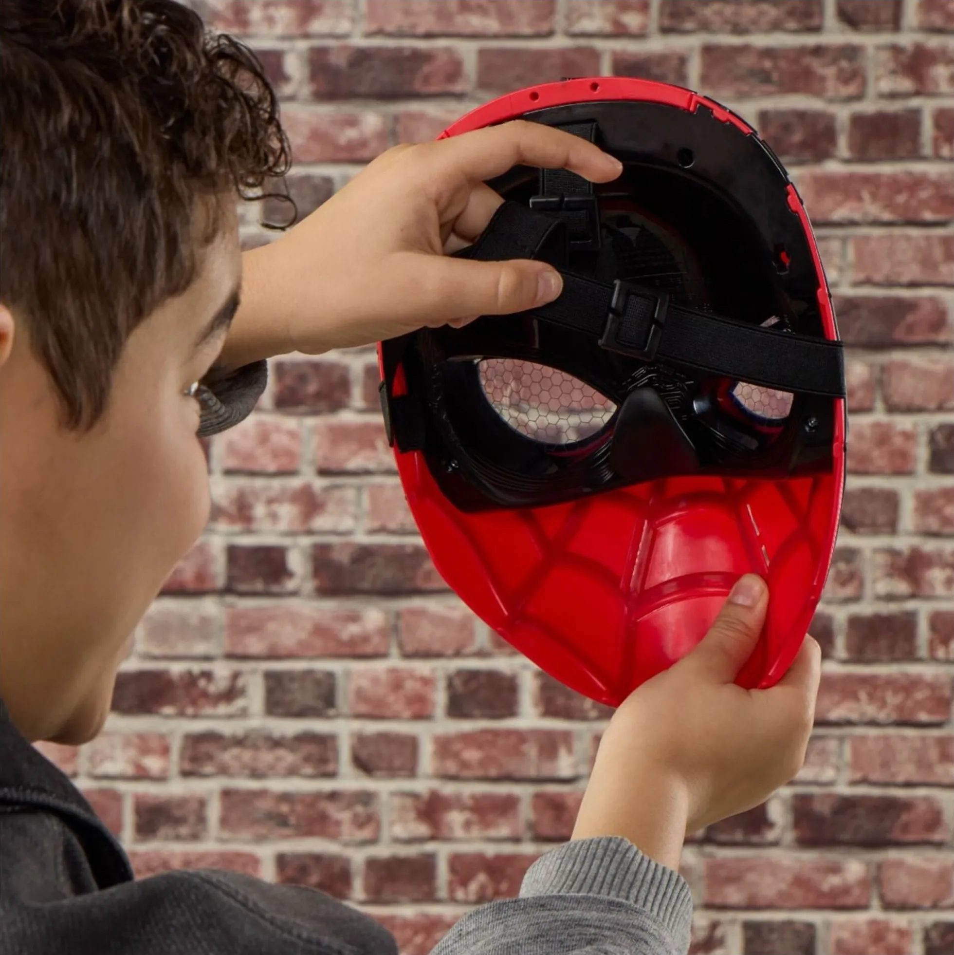 Spider Man maske med lys, lyd og stemmeeffekter til udklædning