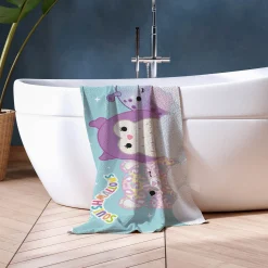 Squishmallows håndklæde - 70x140 cm - 100% bomuld - Blødt badehåndklæde med de populære bamser