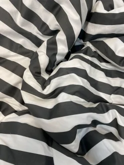 Stribet sengetøj - 150x210 cm - Blødt bomuldssatin - Nordic Stripe - Mørkegråt og hvidt sengesæt