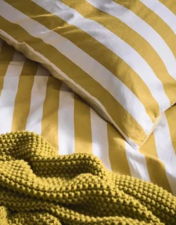 Stribet sengetøj 140x220 cm - Mikkeli Sunrise - 2 i 1 design - Sengesæt i 100% Enzymvasket bomuld - Marc O'Polo