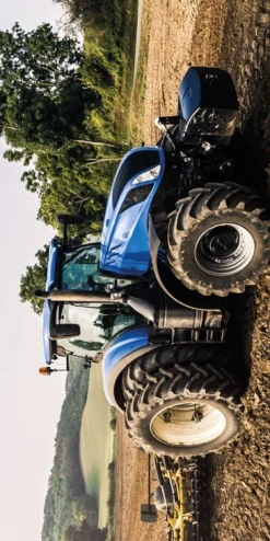 Traktor håndklæde - 70x140 cm - 100% bomuld - Blødt badehåndklæde med en blå traktor